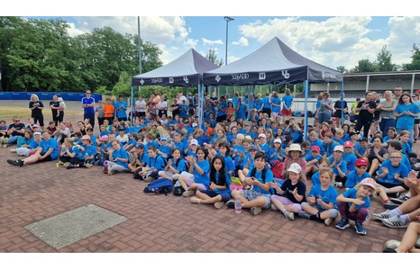 Foto: Starterfeld mit Kids-Skate-Day T-Shirt 2023