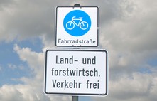 Fahrradstraße, Land- und Forstwirtschaft frei | Foto: Pressestelle TF